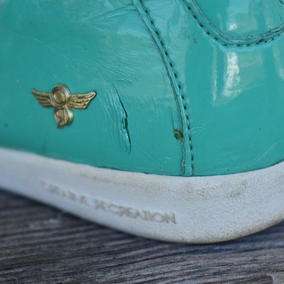 **CLEARANCE** Creative Rec Sneakers - Picture 7 of 11